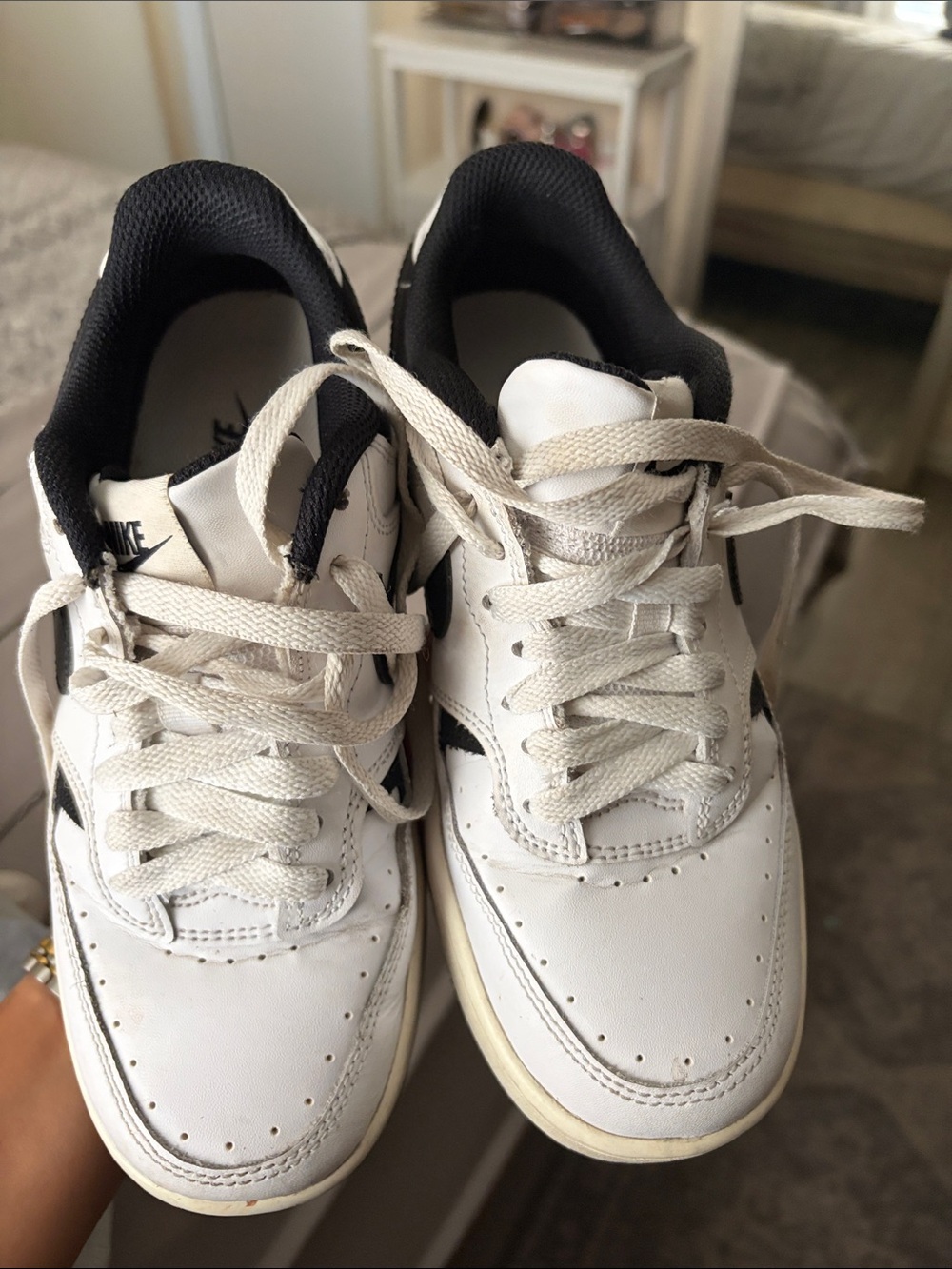 Nike White and Black Women's Low-Top Sneakers